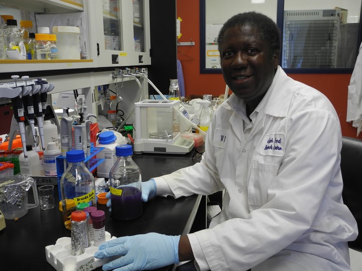 Moussa_in_The Lab_DSCN7245